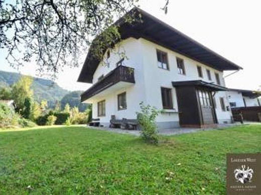 Mehrgenerationen Landhaus in den Bergen im Chiemgau